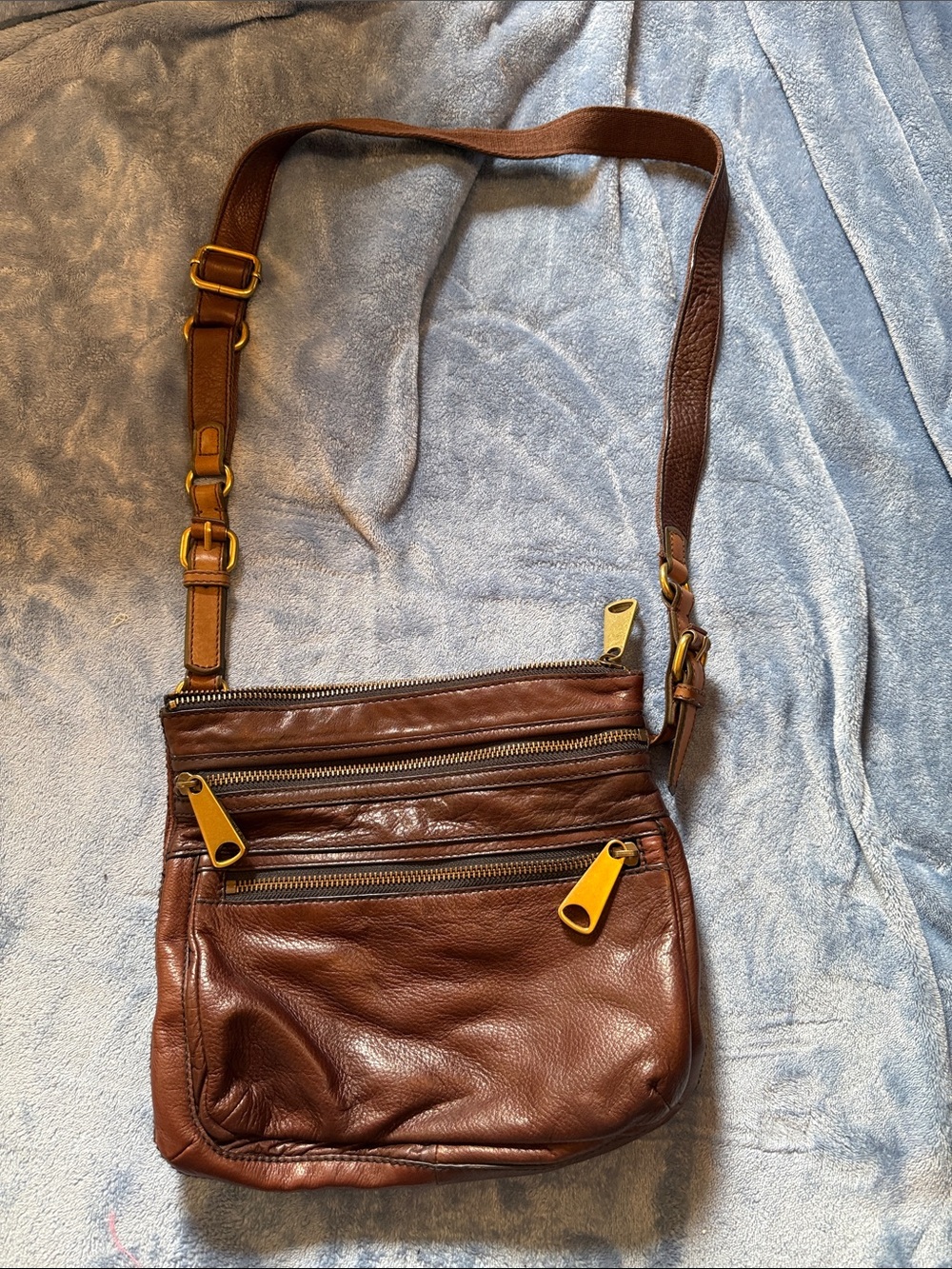 Fossil Brown Leather Crossbody Bag with Brass Hardware